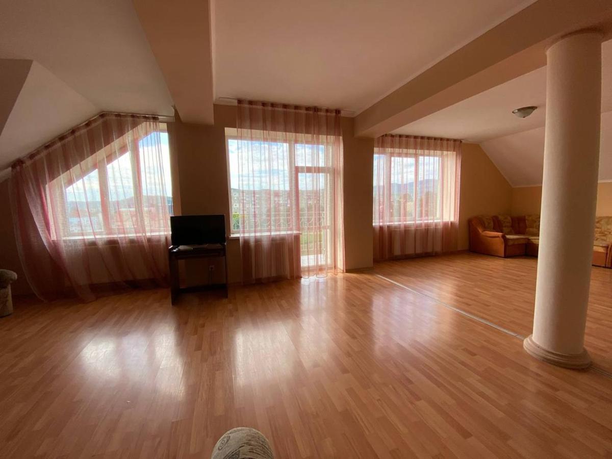 מוקצ'בה Apartments On Parkaniya 2A מראה חיצוני תמונה