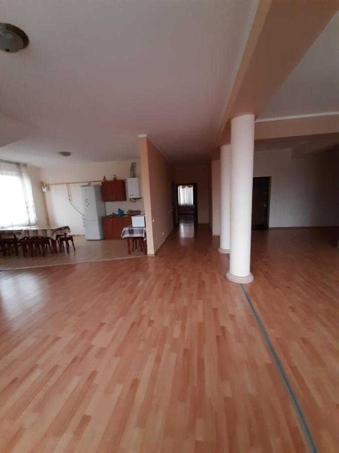 מוקצ'בה Apartments On Parkaniya 2A מראה חיצוני תמונה