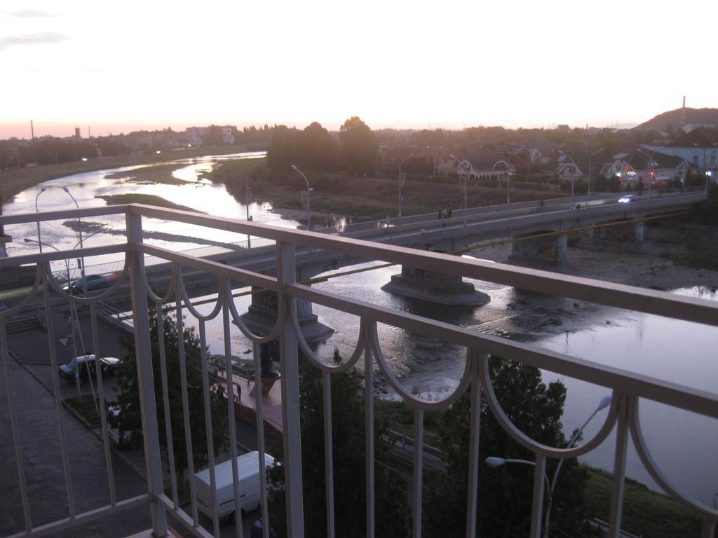 מוקצ'בה Apartments On Parkaniya 2A מראה חיצוני תמונה