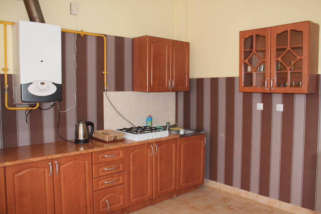 מוקצ'בה Apartments On Parkaniya 2A מראה חיצוני תמונה