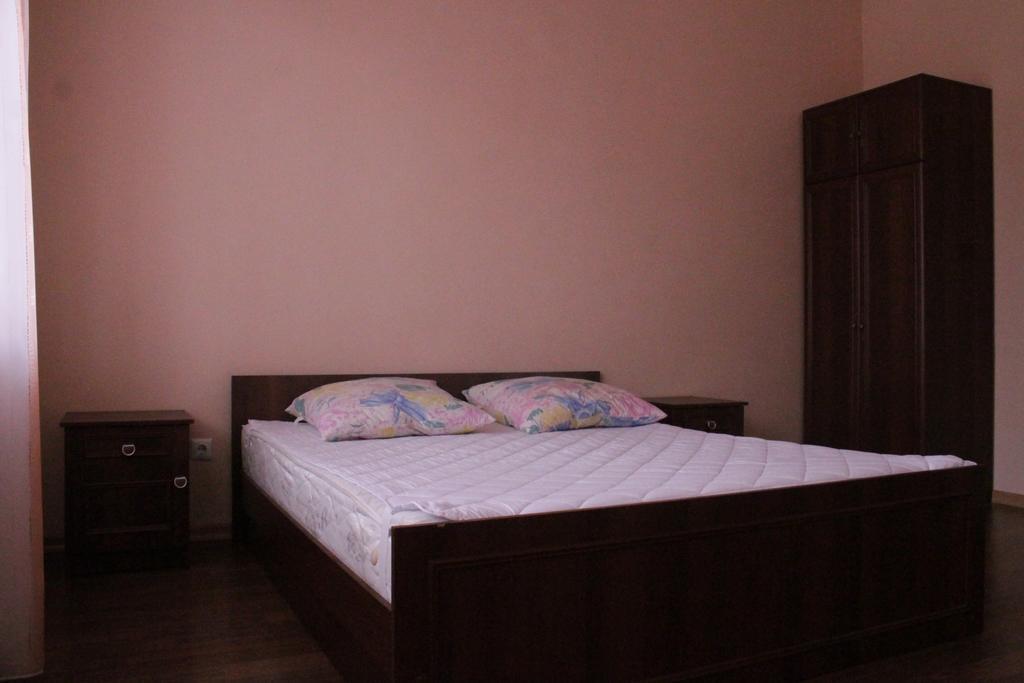 מוקצ'בה Apartments On Parkaniya 2A מראה חיצוני תמונה
